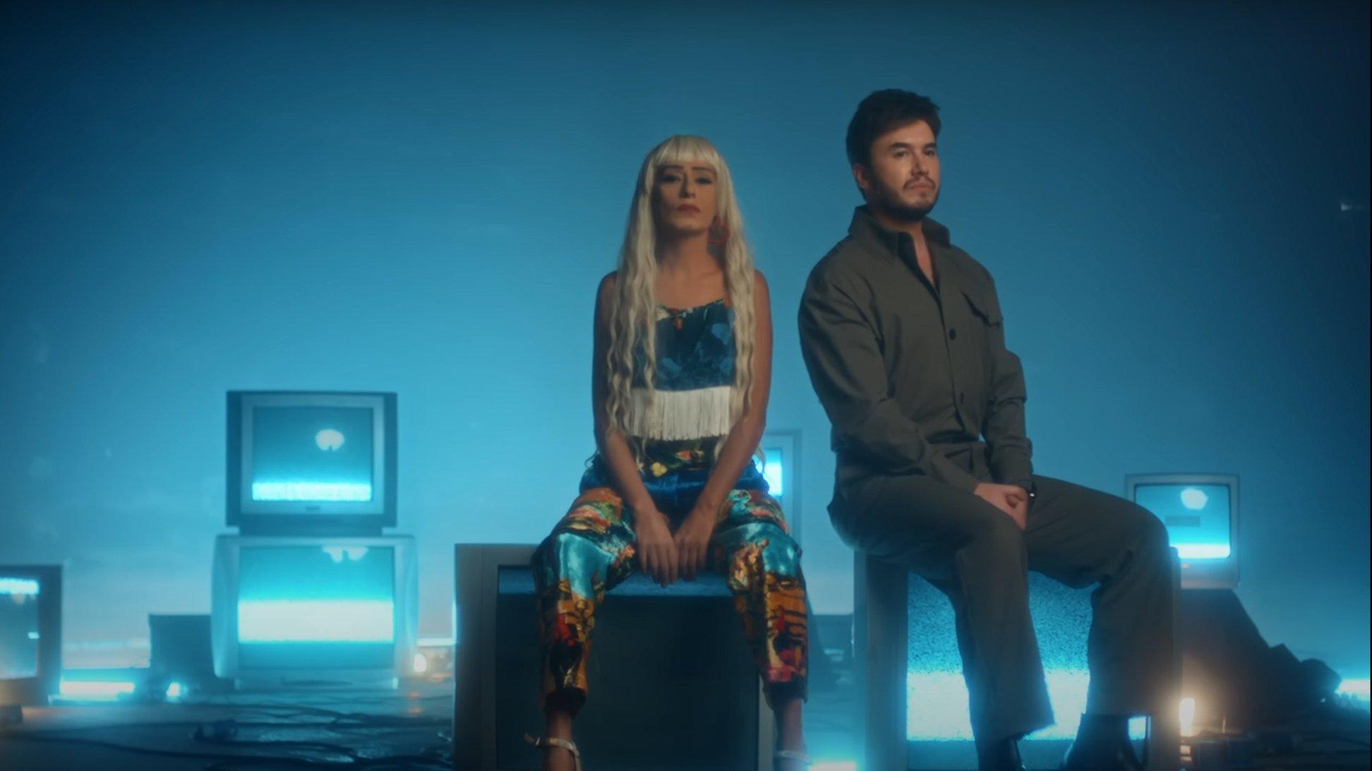 Mustafa Ceceli & Yıldız Tilbe'den Sürpriz Düet | Aşktan Giderken
