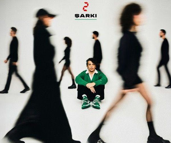 Ersay Üner'den İki Şarkı Birden
